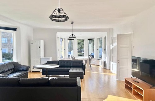 Lundby House | Huge Workers & Family Villa with 3 floors 2 Kitchens & 3 Bathrooms