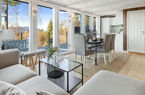 Hurdal Municipality House | Huldrestua · Mjøsa-utsikt · Vestvendt · 30 min OSL