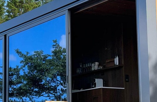 Hundeidvik House | Hundeidvik Fjord Retreat - Fjord Suite