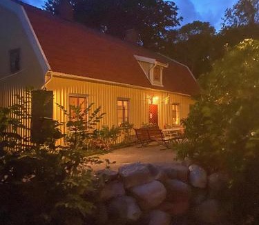 Hunnebostrand Hostel | Hunnebostrands vandrarhem Gammelgården