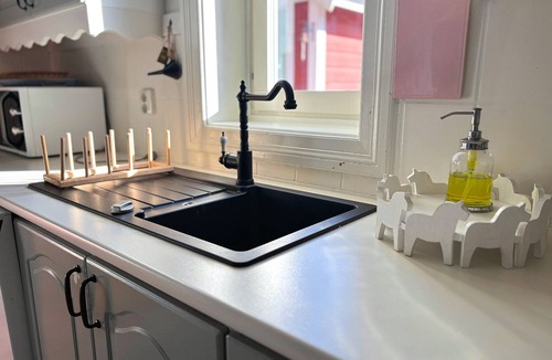 Kolsva House | Hus Bubbarsbo – Family-Friendly Lakefront Holiday Home in Sweden