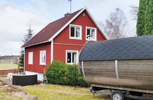 Blomstermala House | Hus Hornsö – Swedish Style Holiday Home in Nature Park Småland