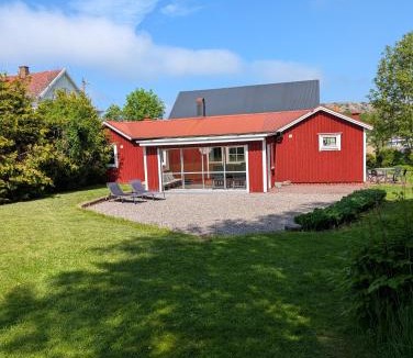 Skaerhamn House | Hus i Skärhamn när till hav och natur!