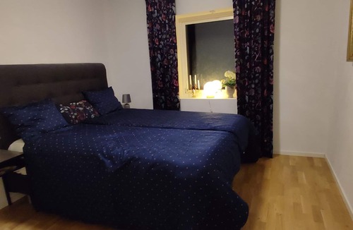 Ryssby House | Hus i Skogen Nära Sjöar med Båten