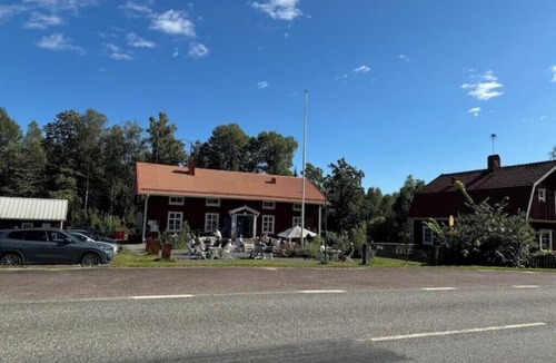 Forsheda House | Hus komplett hem stor bastu och stor tomt