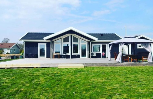 Gronhogen Villa | Hus med Havsutsikt