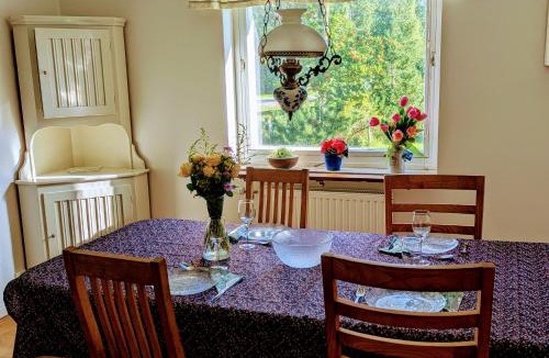 Jadraas House | Hus mellan Jädraås Kungsberget