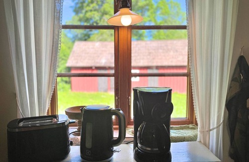 Hogsby Municipality House | Hus Mida – Traditional Swedish Cottage near Lake Sinnern in Småland