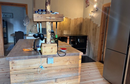 Gavunda House | Hus Siknäs – Holiday Home with Fenced Garden in Dalarna