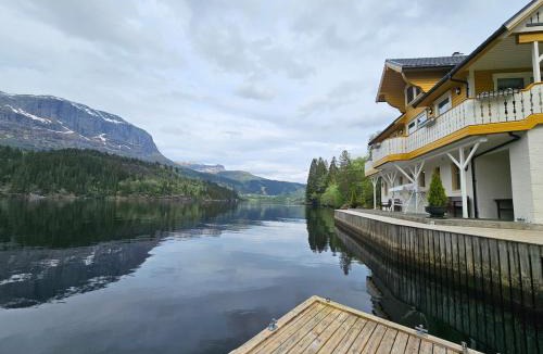 Gaular Municipality House | Huset ved Dalsfjorden