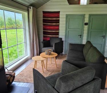 Orsta House | Hytta på Kvia, Rognestøyldalen - Sæbø