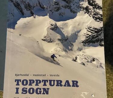 Luster House | Hytte i flott natur og nær breen