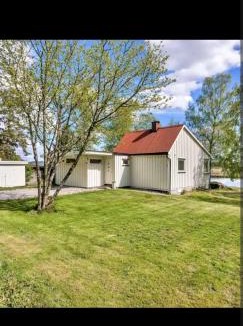 Rlingen House | Hytte ved elv
