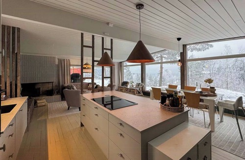 Moss House | Idyllic and modern cabin at Jeløya