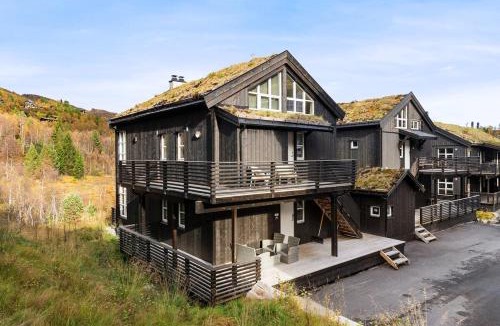 Møre og Romsdal Apartment | Idyllic Apartment at Strandafjellet