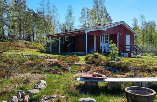 Muberg House | Idyllic Lakeside Retreat in Munkedal-By Traum