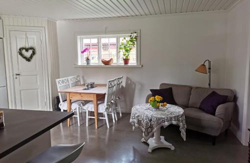 Solleron House | Idyllisk nybyggd stuga på Sollerön.