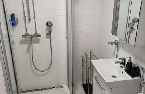Itainen District Apartment | Ihan Puotilan Metron lähellä