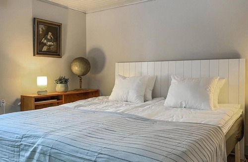 Saffle House | In an undisturbed location on the Värmlandsnäs peninsula, this cozy cottage welcomes you close to wa