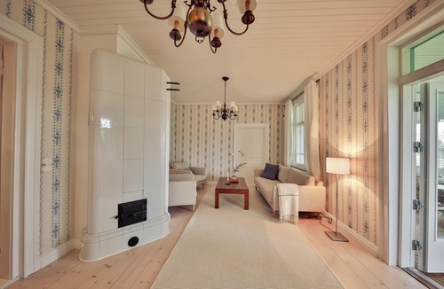 Loppi Villa | In the eastern wing, 6 people accommodate in a three two-person rooms