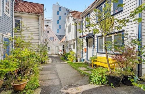 Bergen City Centre Apartment | In the middle of Bergen City in a real Bergenshus from the 18th Century