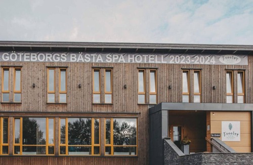 Lillhagen House | Inviting hotel room with free breakfast