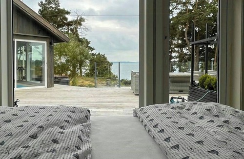 Kristiansand House | Island cabin with boat, 5 min from Kristiansand