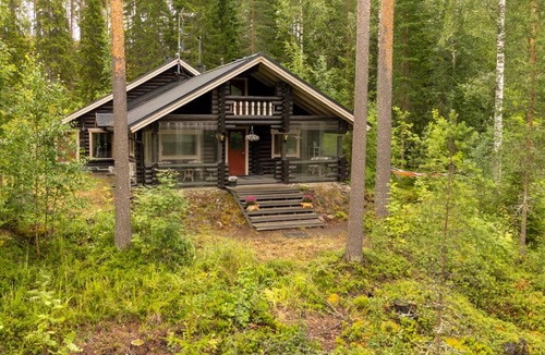 Maenttae-Vilppula Ski Chalet | Järvenrantamökki Talviniemi - 2 puusaunaa, vene ja laituri