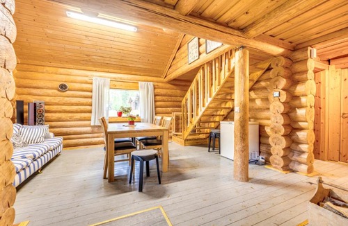 Maenttae-Vilppula Ski Chalet | Järvenrantamökki Talviniemi - 2 puusaunaa, vene ja laituri