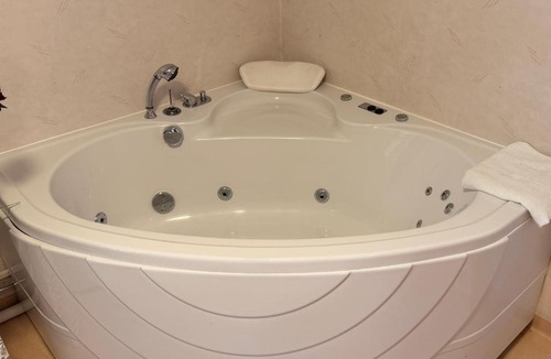 Forsheda House | Jacuzzi Bastu XL tv klubbhus Dannäs