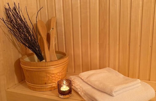 Voss Ski Chalet | Jacuzzi & Sauna Hilltop Spa Cabin with River Views