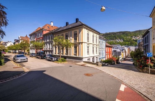 Nygard Apartment | JR17 - 2BR Modern Stay near Grieghallen