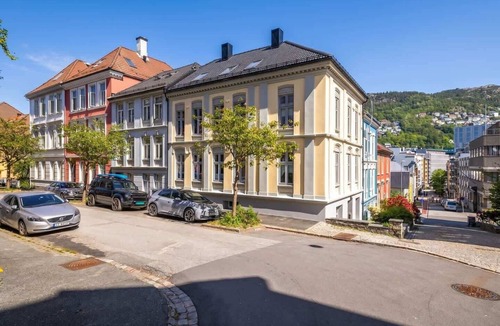 Nygard Apartment | JR17 - 2BR Modern Stay near Grieghallen
