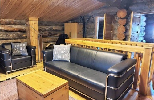 Rukatunturi Apartment | Kanervaruka D 11 | Ruka Log Cabin for 8 | Sauna