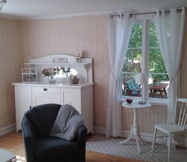 Solnehult House | Karlstugan Cottage