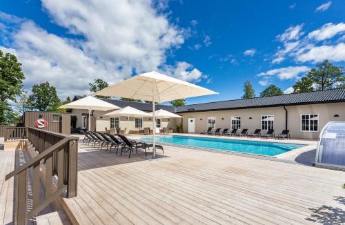 Stora Mellosa Hotel | Katrinelund Gästgiveri & Sjökrog