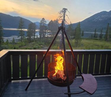 Hjartdal House | Kilodden, Lakeside Mountain Cabin with Stunning Views