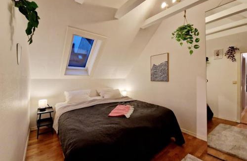 Engen House | King bed Great location Top floor
