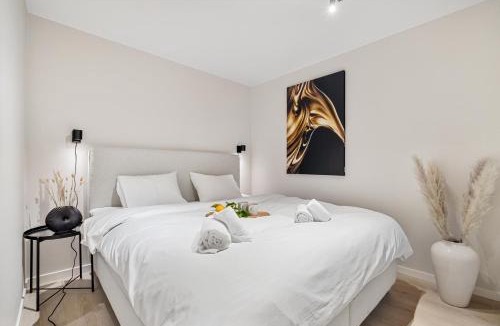 Bergenhus Apartment | King bed - Renovated 2024 - 2BR Behind Bryggen