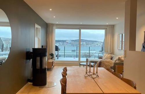 Tromso Apartment | Kingsize beds, aurora viewing, Four bedroom