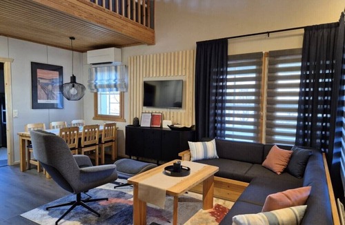 Rukatunturi House | Kivakka C 6 | 2BR Cabin near Lake | 2 Ski Passes