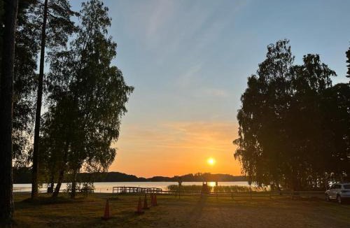 Gnesta Cabin | Klämmingsbergsbadets - STUGA GÄDDAN