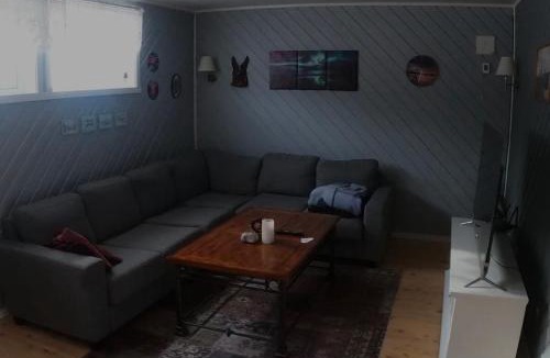 Indre Billefjord Apartment | Komfortabel overnatting på veien mot Nordkapp