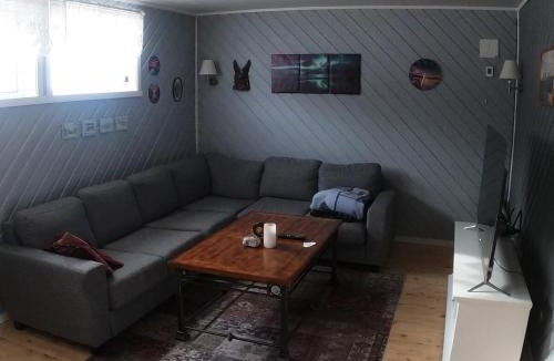 Indre Billefjord Apartment | Komfortabel overnatting på veien mot Nordkapp