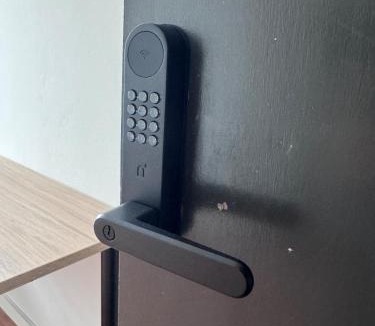 Porsgrunn Apartment | Komfortabelt, privat rom med kodelås