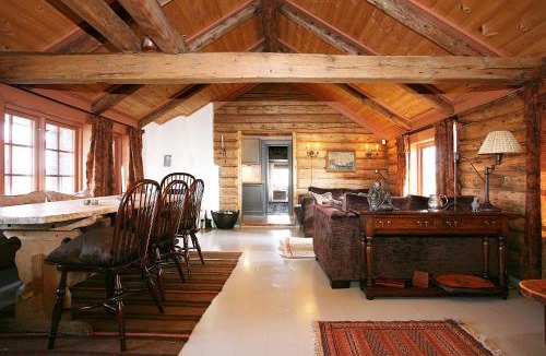 Averoy Municipality Villa | Korsholmen - by Classic Norway Hotels