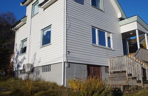 Kabelvag House | Koselig hus ved Kabelvågmarken.
