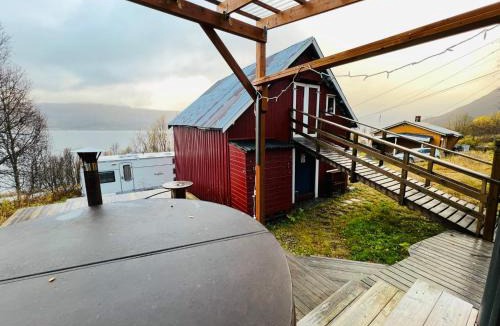 Balsfjord House | Koselig hytte med mulighet for nordlys og leie av badestamp
