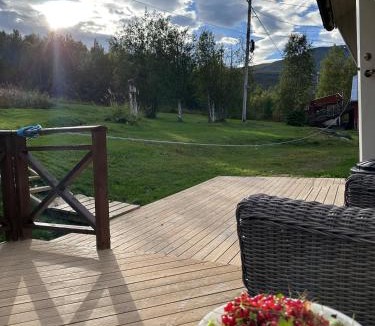 Balsfjord House | Koselig hytte med mulighet for nordlys og leie av badestamp