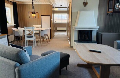 Hol Municipality Cabin | Koselig hytte midt i fredelige omgivelser